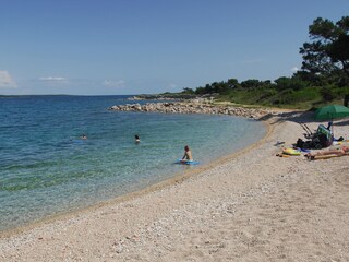 Kristallklares Meer, kinderfreundlicher Strand