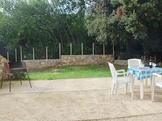Eigener Grill auf der Terrasse