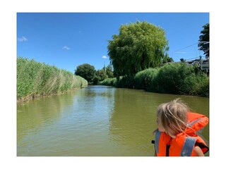 Mit eigenem Boot am Grundstück