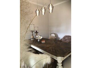 Großer Esstisch für lange Spieleabende