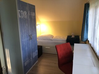 Schlafzimmer 2 - linke Seite