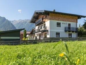 Holiday house Maximilian Apartment Building, 2-5 people - Neukirchen am Grossvenediger - image1