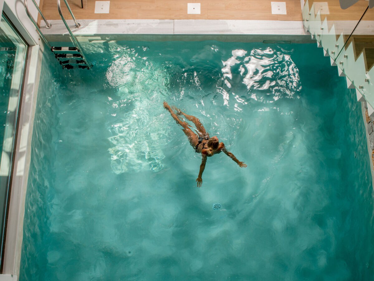 Heatable indoor pool