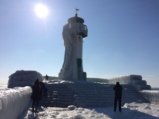 Saßnitzer Leuchtturm im Eiskleid