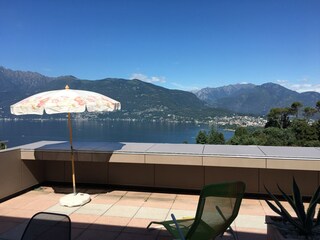 Große Terrasse mit herrlicher Aussicht