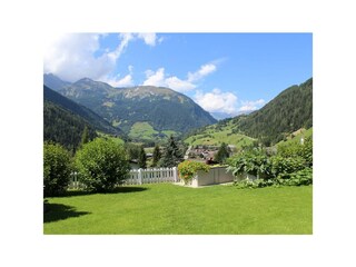 Ruihge lage und doch sehr Zentral...