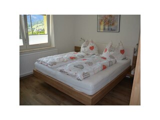 5C33A2C0-57BF-47CD-9117-61CF8D3C8750