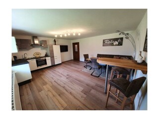 8E2EE2AC-56EE-4D73-B967-C3FCA6263221