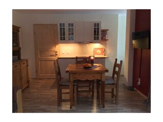 Essbereich mit Küchenzeile