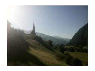 Sonnenaufgang im Sommer auf dem Balkon