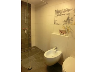 EG Bad_Bidet+Dusche