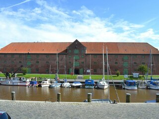 historisches Packhaus im Hafen