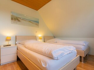 2. Schlafzimmer