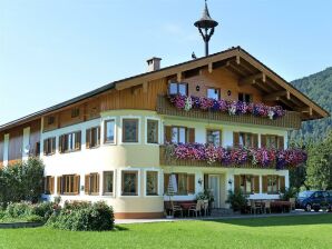 Ferienzimmer Erkerzimmer mit Kachelofen - Kössen - image1