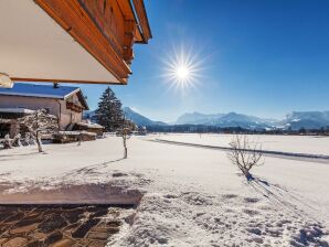 Apartment/ Schlafzimmer /Dusche/ WC,Blk,Kachelofen