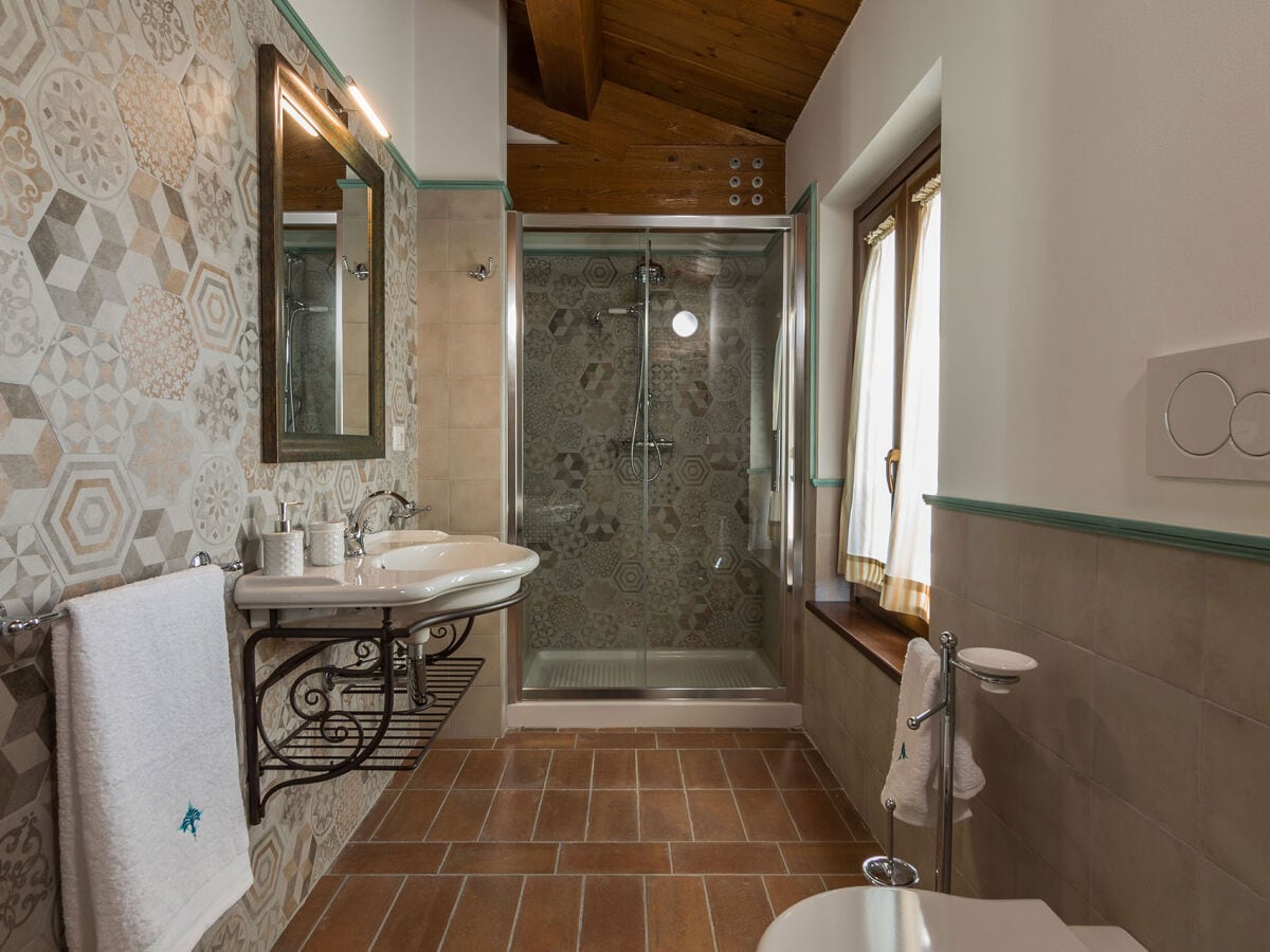 Villa Flavia - Badezimmer mit Dusche