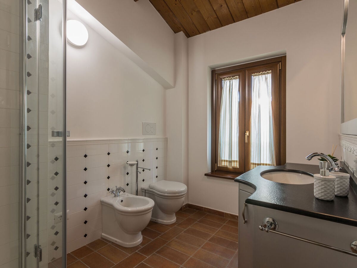 Villa Flavia - Badezimmer mit Dusche