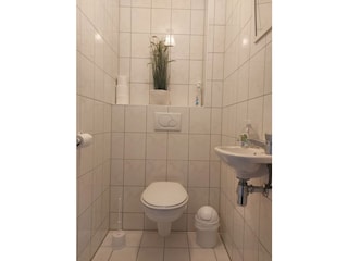 Gästetoilette EG