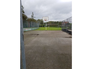 Basketballplatz im Park