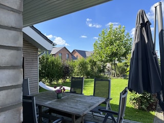 Überdachte Terrasse  mit Süd/West-Ausrichtung