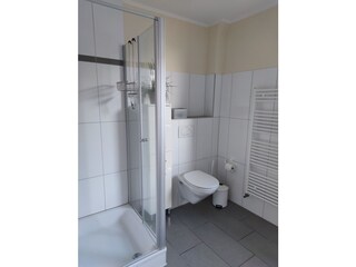 Badezimmer mit Dusche