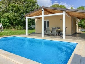 Villa Nezakcij with pool and garden - Pula - image1