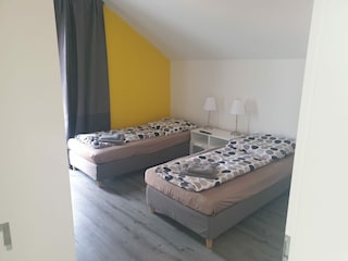 Schlafzimmer 2