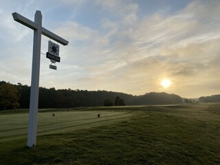 Sonnenaufgang am Golfplatz