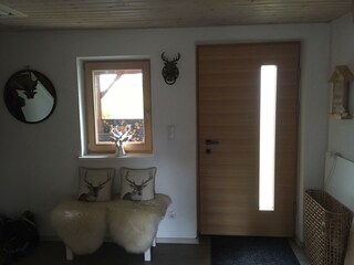 chalet_penzn_uderns_Hausgang_Eingangstüre_Zillerta