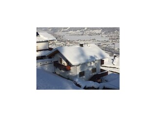 Apart Anna Winter