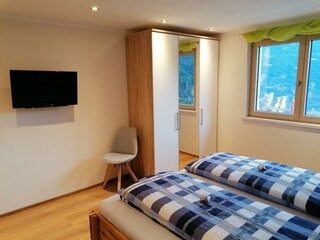 Schlafzimmer 2