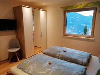 Schlafzimmer 1