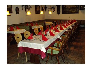 Gr. Saal gedeckte Tafel 2