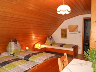 Dreibettzimmer