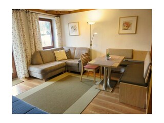 Wohnzimmer mit Sitzecke & Couchecke