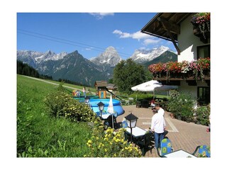 gemütliche Terrasse auf der Sonnenseite