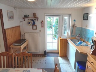 Küche Blick zur Terasse