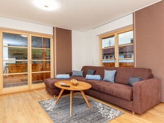 Wohnzimmer mit Schlafsofa