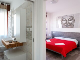 2nd bedroom and bathroom nr 1