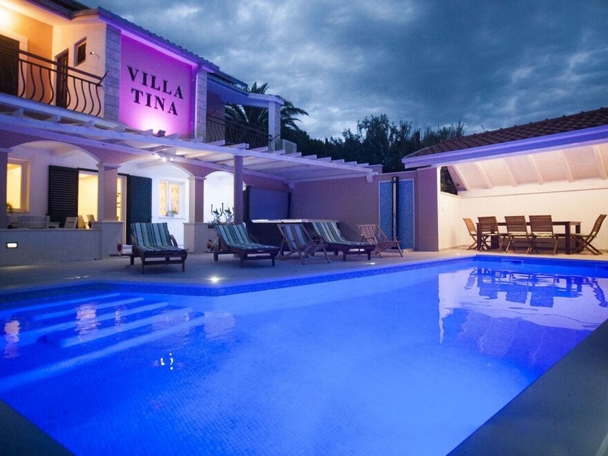 Villa Tina - 6 bedrooms Villa with heated pool