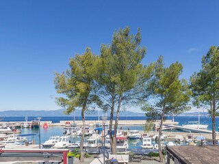 Appartamento per vacanze Njivice Ambiente 24