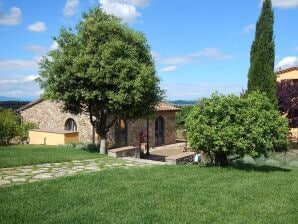 Holiday house Holiday home Fattoria Cipressi, 10 km from the sea, vineyard, Tuscan flair! - Rosignano Marittimo - image1