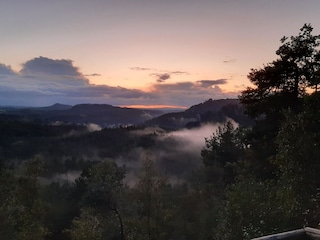 Herbstnebel überRathener Felsen