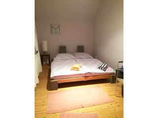 2. Schlafzimmer