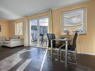 Essbereich mit offener Küche