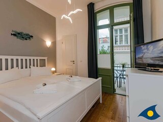 Schlafbereich mit Doppelbett