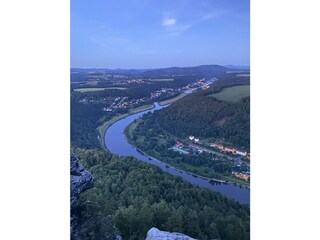 Auf dem Lilienstein das Elbtal Richtung Bad Schandau