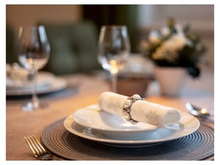 Söll_APARTdeluxe_Gartensuite_Esstisch_WilderKaiser