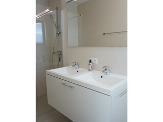 Badezimmer neben den Schlafzimmer