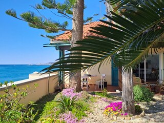 Garten und Meerblick von der Terrasse